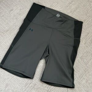 Under Armour high rise compression bike shorts, grey, Size large, New with tags